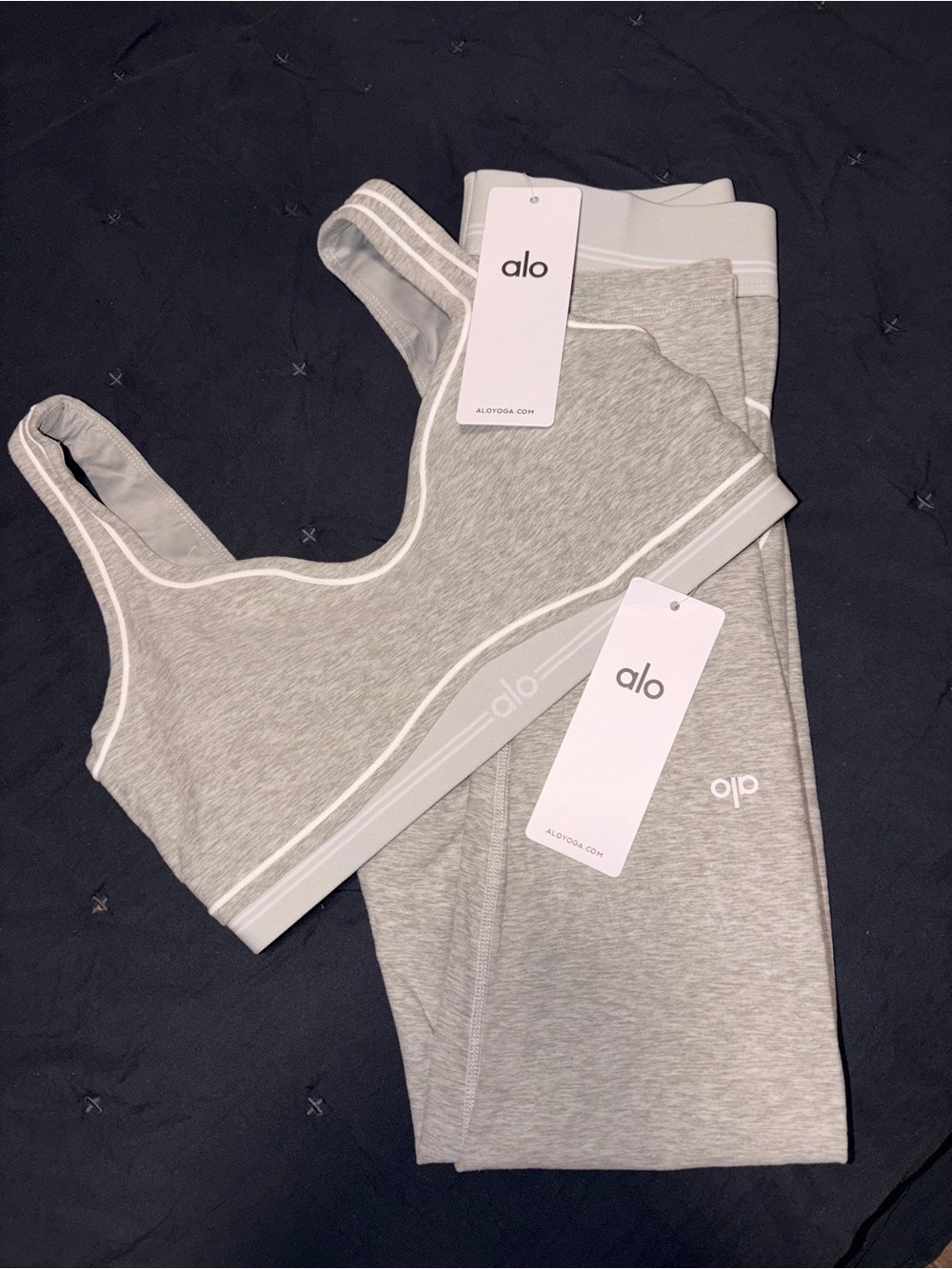ALO Yoga Gray Heather Seamless Sports Bra and Leggings Set